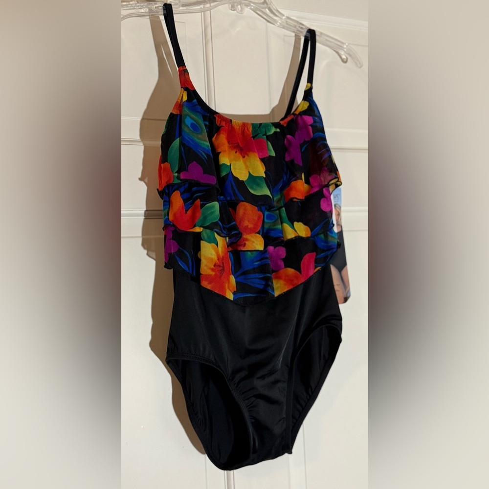 NWT Great Lengths Swim One-Piece Slimming Black Floral Women’s Swimsuit Size 10
